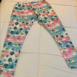 Kids St Patrick’s Day leggings. Clovers and rainbows 🌈 blue, green, pink size 18